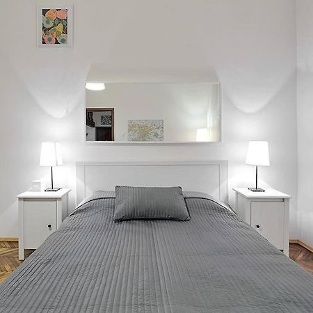 Apartment Next To The Main Square Krakau Exterior foto