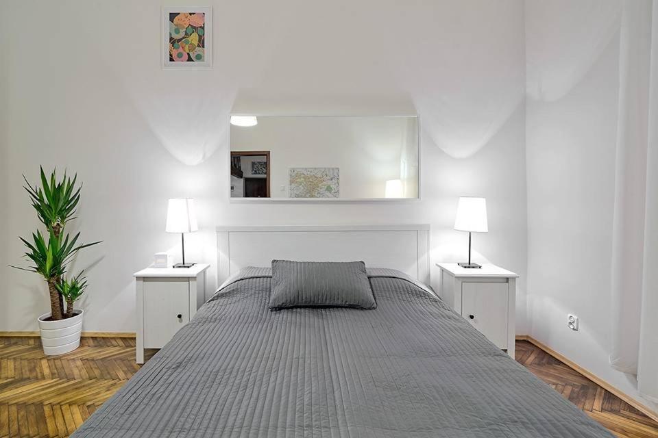 Apartment Next To The Main Square Krakau Exterior foto